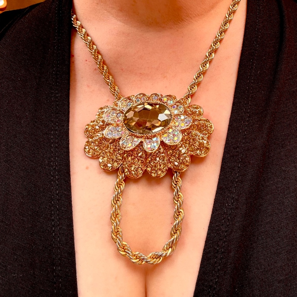 Gala-Worthy Vintage Brooch Necklace - Picture 4 of 4